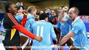 德州扑克位置学：为什么“按钮位（Button）”的胜率比盲注位高出 30%？（德州扑克位置优势解析：为何按钮位的胜率比盲注位高30%？）