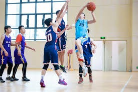 威少太强了，17年突破加内特21年纪录，震撼全场！